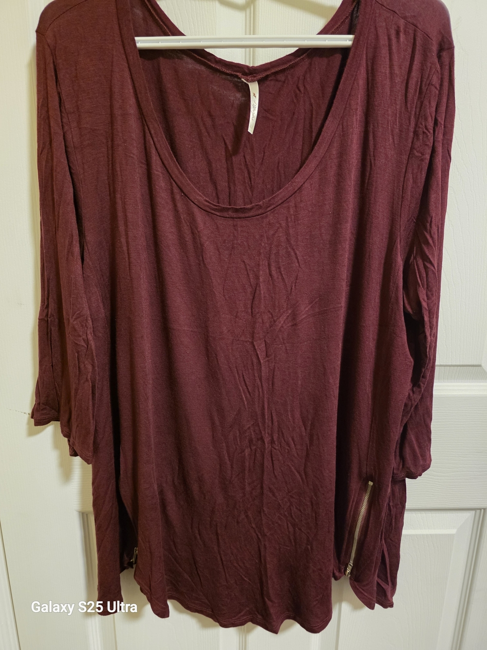Relaxed Scoop Neck Tunic Top in Wine (Unbranded)